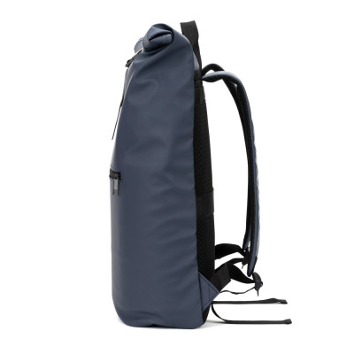PORTLAND. A mochila roll top em PU com bolso para computador portátil 16
